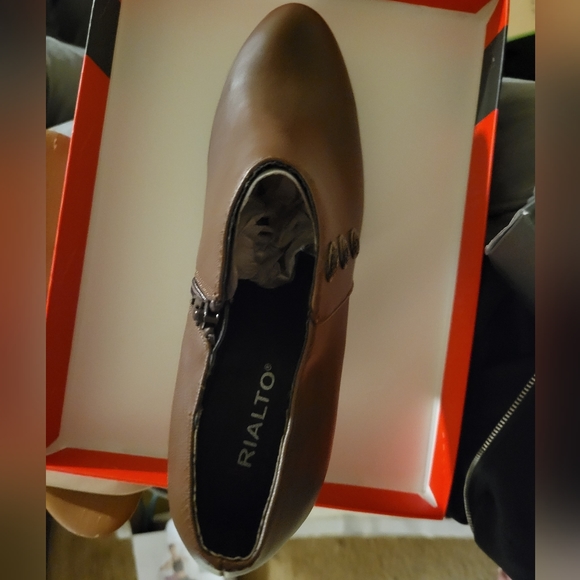 Brown Rialto Heels - Picture 5 of 5